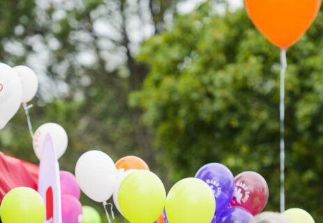 Kuvassa ilmapalloja yleisötapahtumassa