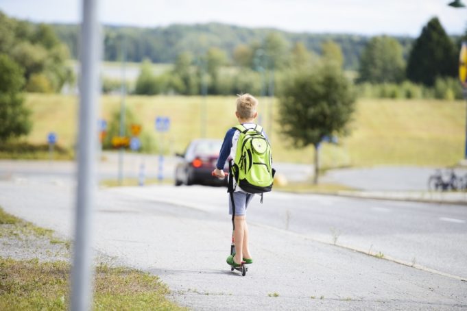 koululainen koulumatkalla